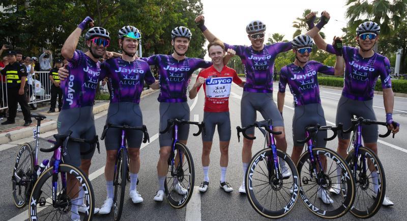 Miért hiányzik a Team Jayco AlUla az UCI listájáról?