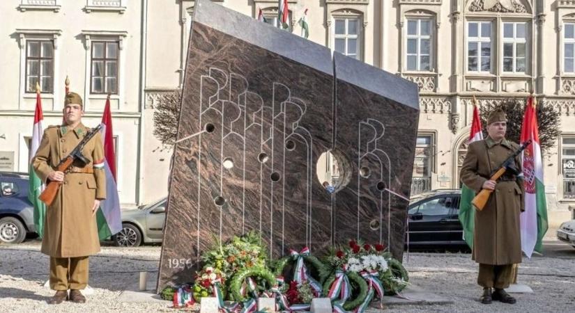 Tisztelet a bátraknak – Sopron méltón emlékezett az 1956-os forradalom hőseire - képgaléria, videó