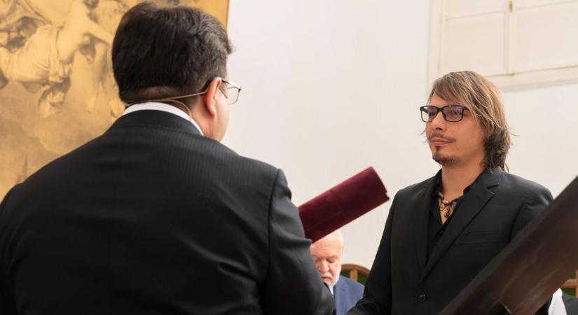 Nagy bejelentést tett a debreceni zenekar! Mi lesz az énekesükkel?