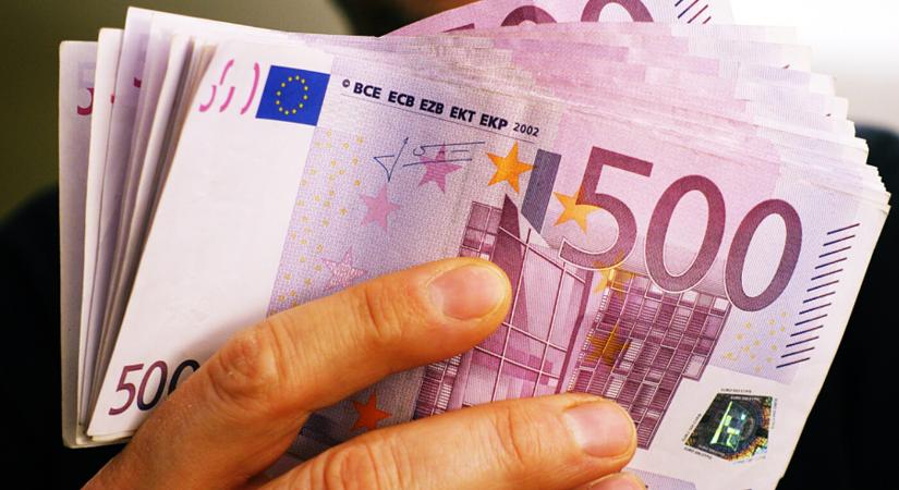 Egyetlen szám hiányzott a 10 millió eurós főnyereményhez, így is örülhetett a szlovákiai lottózó