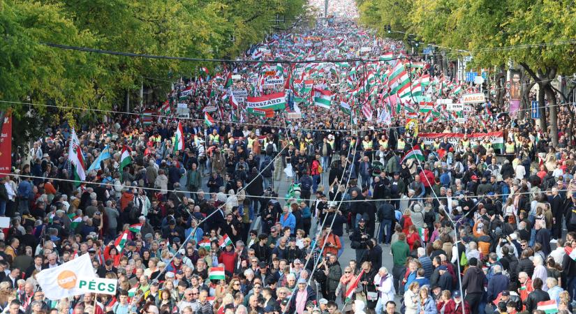 Orbán Viktor: "Együtt erő vagyunk!" - Példátlan tömeg a Békemeneten