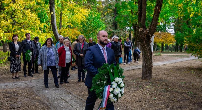 „A dorozsmai ember mindig hitt abban, hogy csak együtt lehet boldogulni” – a szabadságharc hőseire emlékeztek