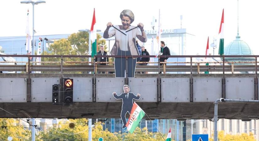 Ursula von der Leyen bábja Magyar Péter