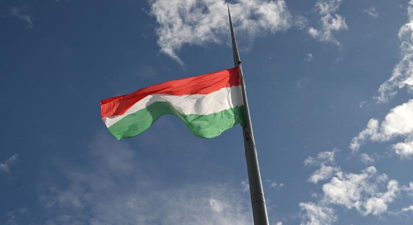 Orbán Viktor megkezdte várva várt beszédét október 23-án: a miniszterelnök kiállt a színpadra a Békemenet elé – élő tudósítás
