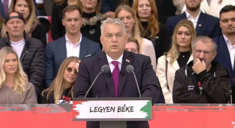 Orbán: Hiába fenyegetnek bennünket hatalmak, nem térdelünk le