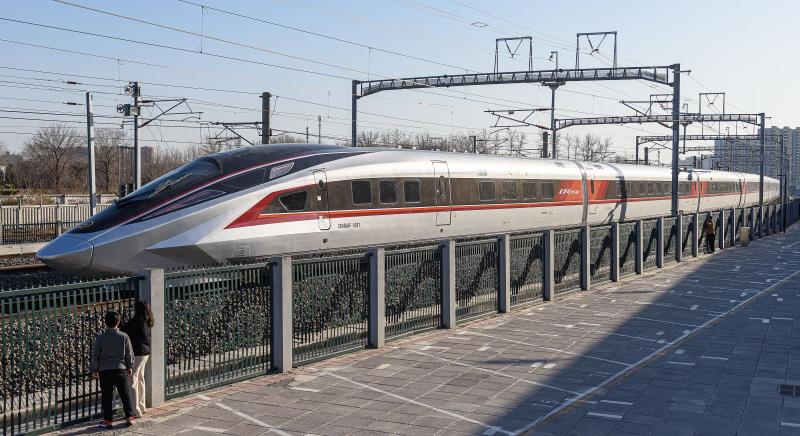 A leggyorsabb vonat 453 km/h-val száguld – Már jövőre szállíthatja az utasokat