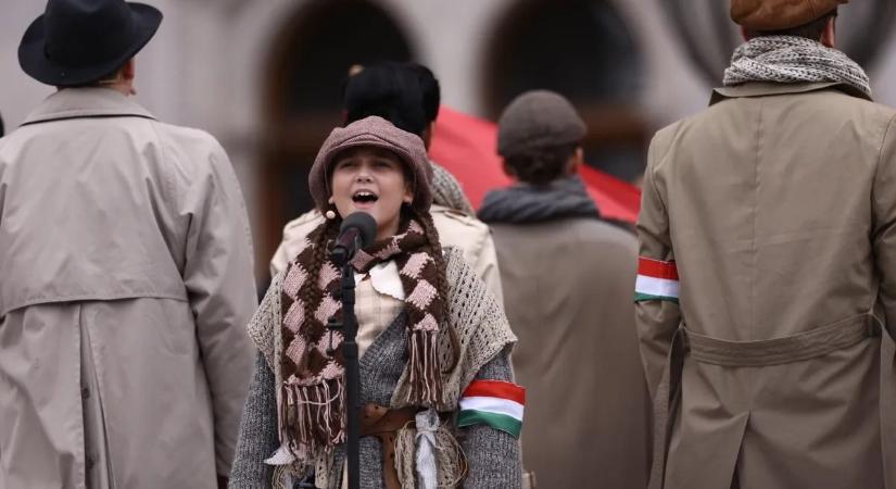 Megindító pillanat: ez a dal zengett Orbán Viktor beszéde előtt október 23.-án