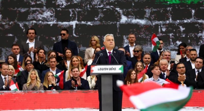 Orbán Viktor a fiatalokhoz: „Először le kell jönnötök a gépről és ti is lehettek hazafiak”