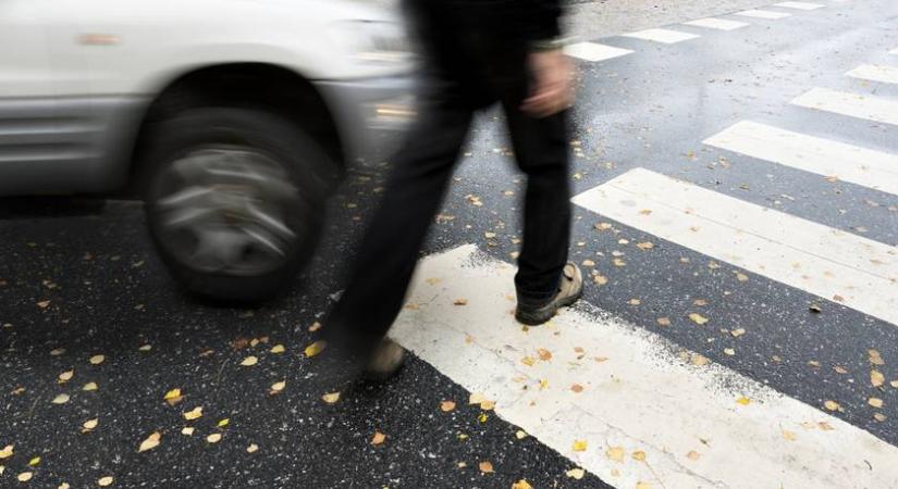 Ennyi gyalogos veszíti életét a zebrán átkelve: figyelemfelkeltő felfestés került fel az útra