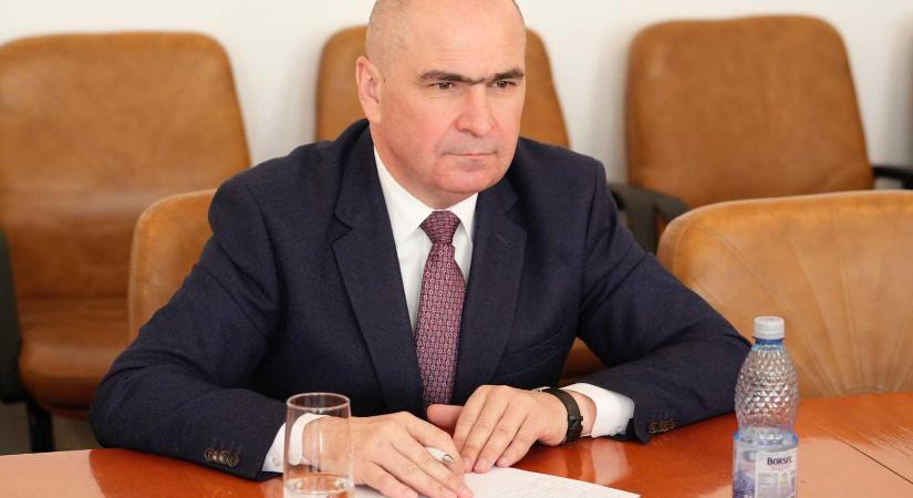 Bolojan bemutatta a bizonyítványát