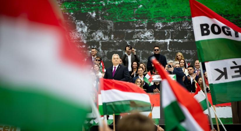 „Ti is lehettek hazafiak” – így hívta a Haza védelmébe a fiatalokat Orbán Viktor