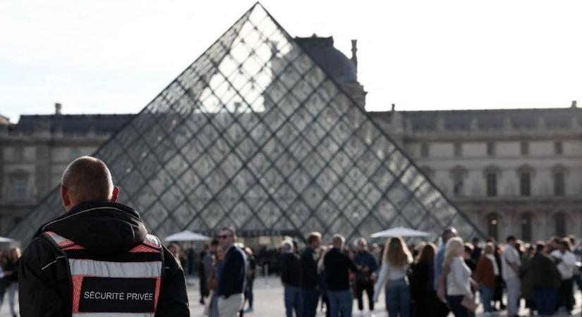 Munkásnak öltözve hajtották végre a bűntényt: így rabolták ki a Louvre-t (VIDEÓ)