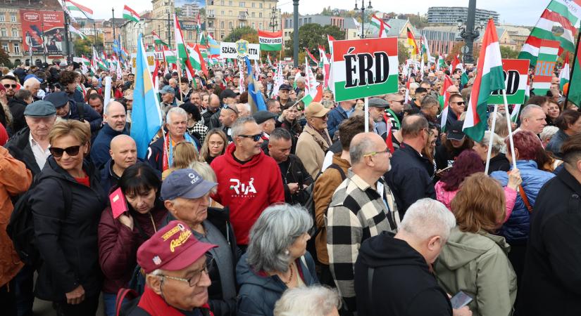 Békemenet: nem engedjük, hogy a Tisza megadóztassa a nyugdíjakat!