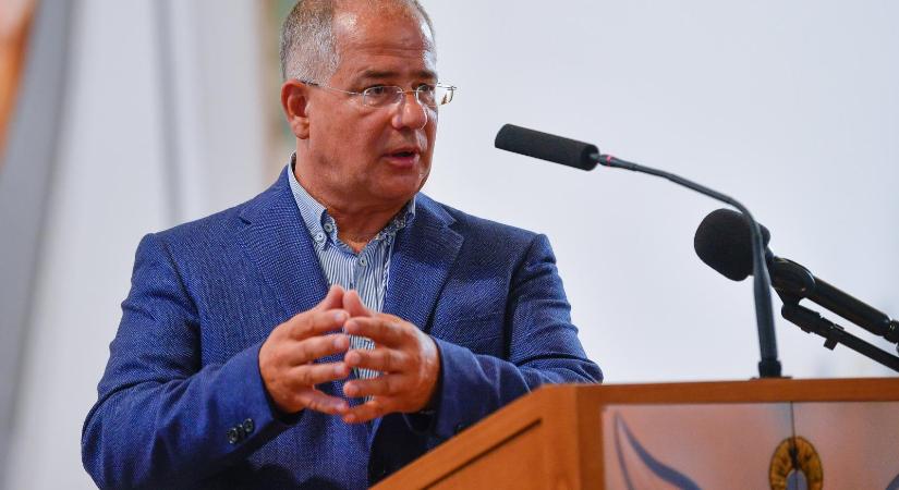 Kósa Lajos szerint több száz név kerülhet ki az utónévjegyzékből