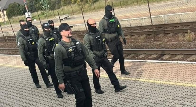 Az osztrákok szerint ezért nem engedték át a határon a Ferencváros-szurkolókat