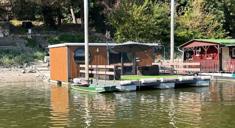 Ennyiért viheted haza a Balatonra álmaid úszóházát!