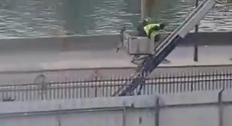 Nyilvánosságra került az első felvétel, így menekültek a zsákmányukkal a Louvre kirablói
