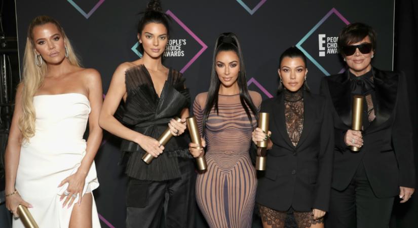 The Kardashians – Kendall Jenner a szüzességéről vallott, Kim Kardashian drámai hírt közölt az egészségéről