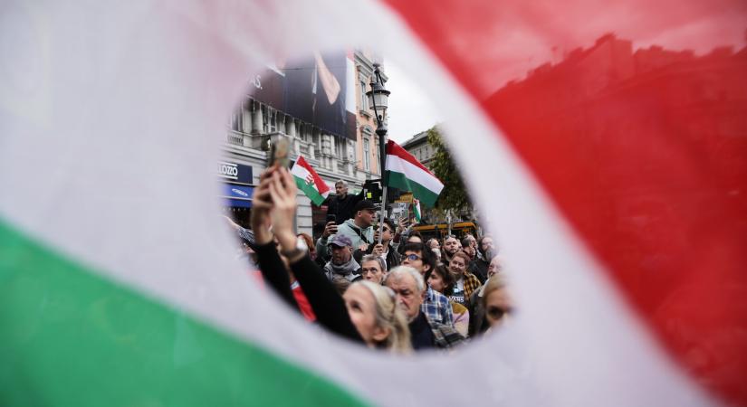Király Zsolt: A haza hívása – Orbán Viktor és Magyar Péter október 23-i párbaja
