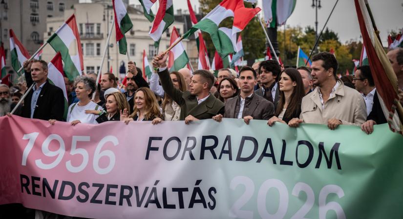 Az égből is látszott a Tisza Nemzeti menete, ennyien voltak Magyar Péterék ünnepségén