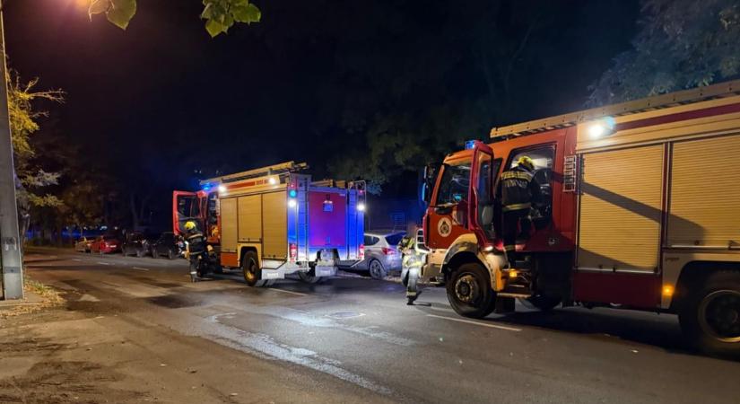 Tűz ütött ki a XVIII. kerületi pszichiátriai intézetben, életveszélyes sérülttel rohantak a mentők - fotók