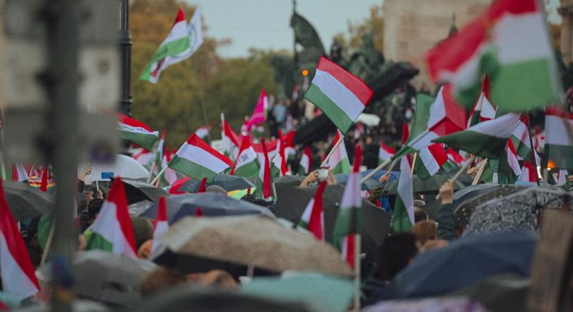 A Békemeneten vagy a Nemzeti meneten voltak többen? Rendkívüli szám érkezett