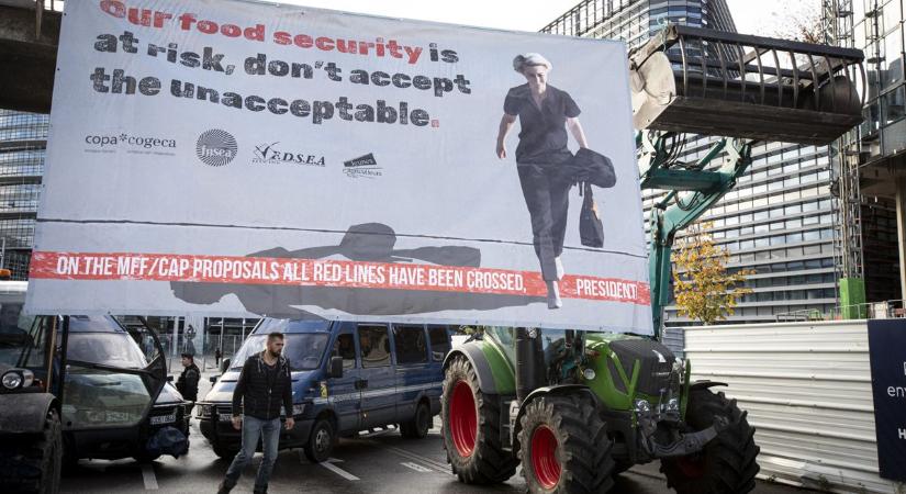 Az EU épp megágyaz az ukrán élelmiszernek, miközben Brüsszel elvenné az európai gazdák pénzét