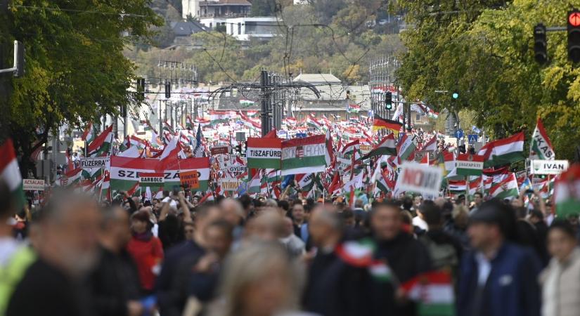 Megtévesztett emberek – ezt gondolják egymásról a Békemenet és a Nemzeti Menet résztvevői