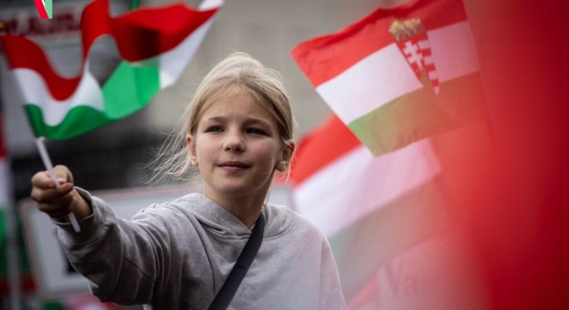 A kutatók szerint a Tisza rendezvényén többen voltak, mint a Fidesz Békemenetén