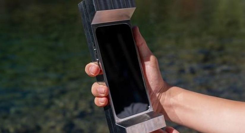 Itt a 6 kilós iPhone-tok, ami gyorsan leszoktat téged is a telefonod állandó nyomkodásáról