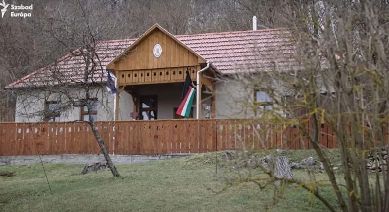 Már a választásokba is beleszólna a majdnem cigánymentes falu önazonossági rendelete