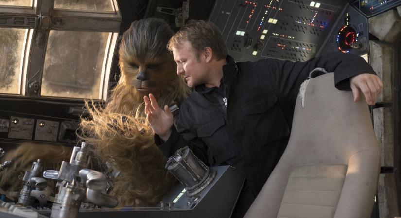 „Az lenne a legcsodálatosabb dolog a világon” – Rian Johnson szívesen készítene még Star Wars-filmet, de a következő műve valami egészen más lesz