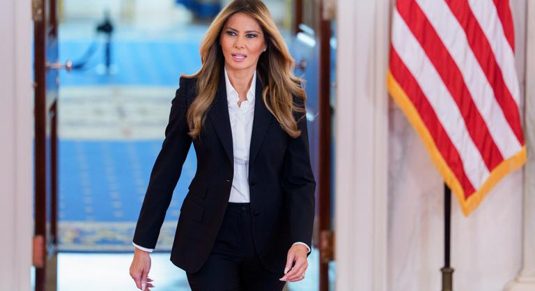 Összeomlott Melania Trump kriptovalutája, perlik a készítőket