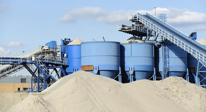 Tízmillió euróval támogatja az állam egy privát cementgyár építését