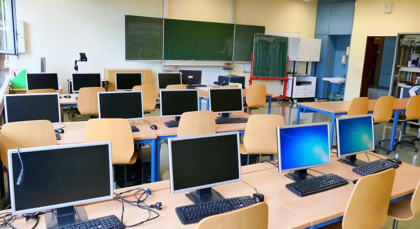 Nem minden diáknak van lehetősége az anyanyelvén tanulni