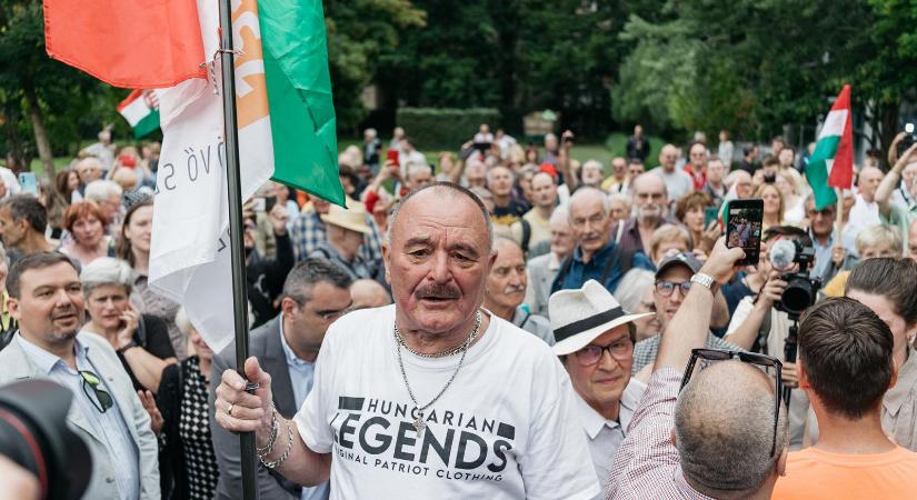 A lányok is keresnek pénzt, mindenki jól járt – mondta Nagy Feró a Szőlő utcai javítóintézet botrányáról