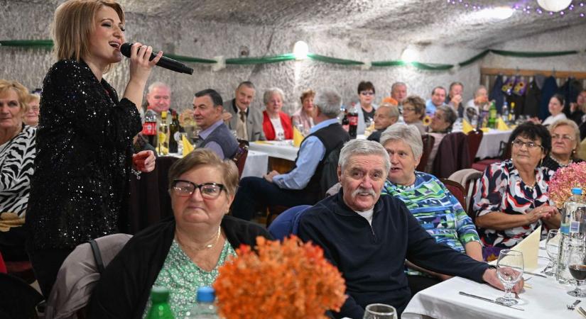 Egerszalókon is köszöntötték az időseket
