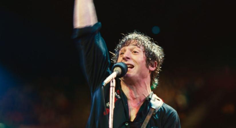 A Bruce Springsteen-filmben 120 percen át csodálkoznak, hogy egy rocksztár művészként viselkedik