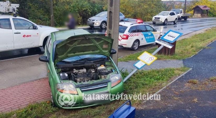 Hatalmas becsapódás Zalában: egy vadállat ütötte ki az autót a forgalomból