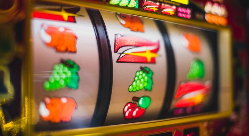 Két párt is vétót kér Pellegrinitől a szerencsejáték-törvényre