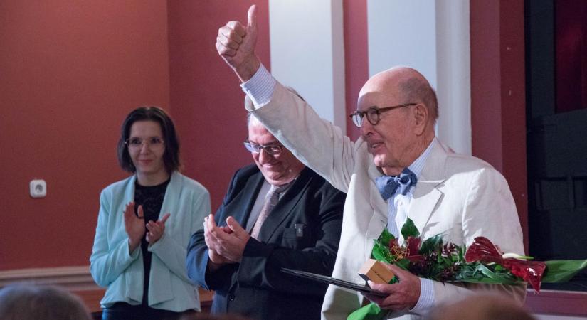 Kaáli Nagy Géza professzor Csongrád díszpolgára lett, a pénzdíjat pedig hasznos célokra ajánlotta fel