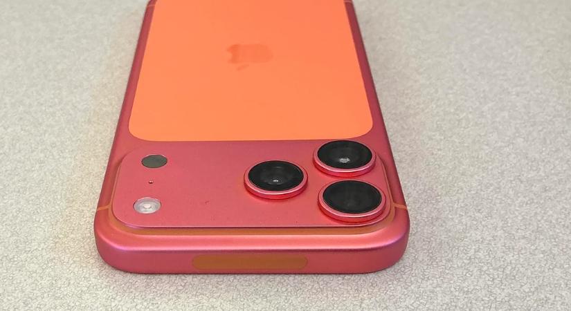Nem az UV fény, hanem a takarítás okozhatja az új iPhone-ok elszíneződését