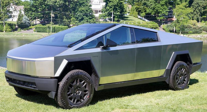 A Tesla több mint 63 ezer Cybertruckot hív vissza