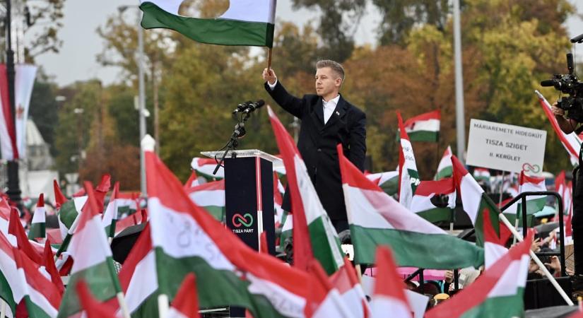 „Magyar Péter egyet nem tehet meg: hogy pihen” – Fülke