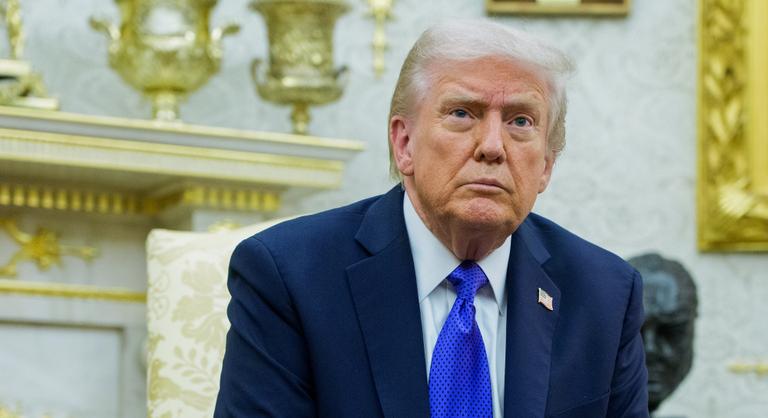 „Fegyvert szorítanak a fejünkhöz” – fellázadtak Donald Trump ellen