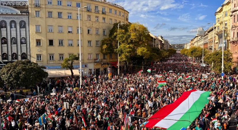Így számolt be a nemzetközi sajtó az eddigi legnagyobb Békemenetről