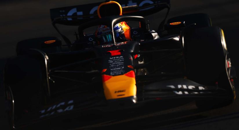 Verstappen az élen, Piastri csak a középmezőnyben a második mexikói edzésen