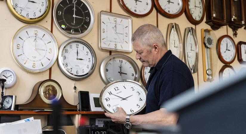 Jön az óraátállítás: vonat- és buszjáratokat is érint