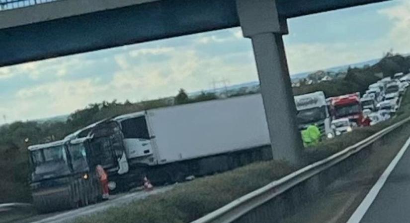 Karambol, ittas vezetés, oszlopkidöntés és súlyos sérülések – Hatalmas balesetek történtek Borsodban