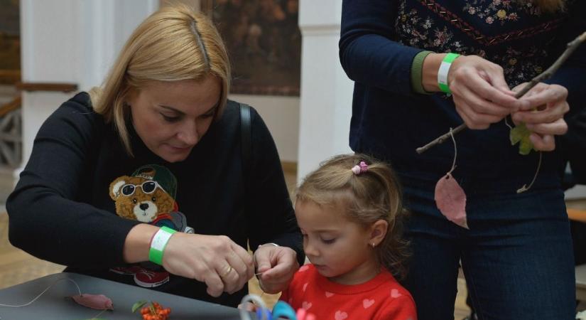 Napsugaras programok várják a diákokat az őszi szünetben Szolnokon